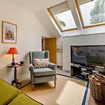 Nyaraló 6 Bed In Penrith Oc-95344 *