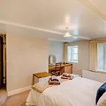 Nyaraló 6 Bed In Penrith Oc-95344 *