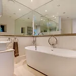 6 Bed In Penrith Oc-95344