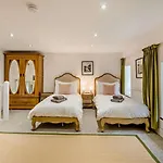 6 Bed In Penrith Oc-95344