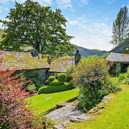 6 Bed In Martindale 95344 Holiday home