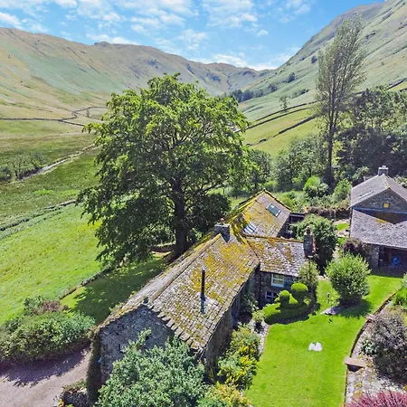Holiday home 6 Bed In Martindale 95344