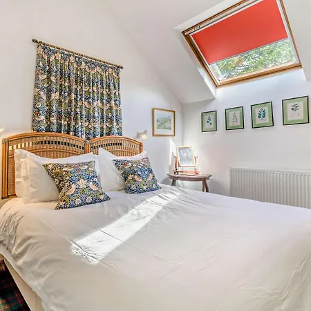6 Bed In Martindale 95344 *