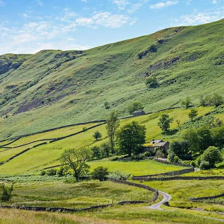 Holiday home 6 Bed In Martindale 95344