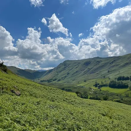 6 Bed In Martindale 95344